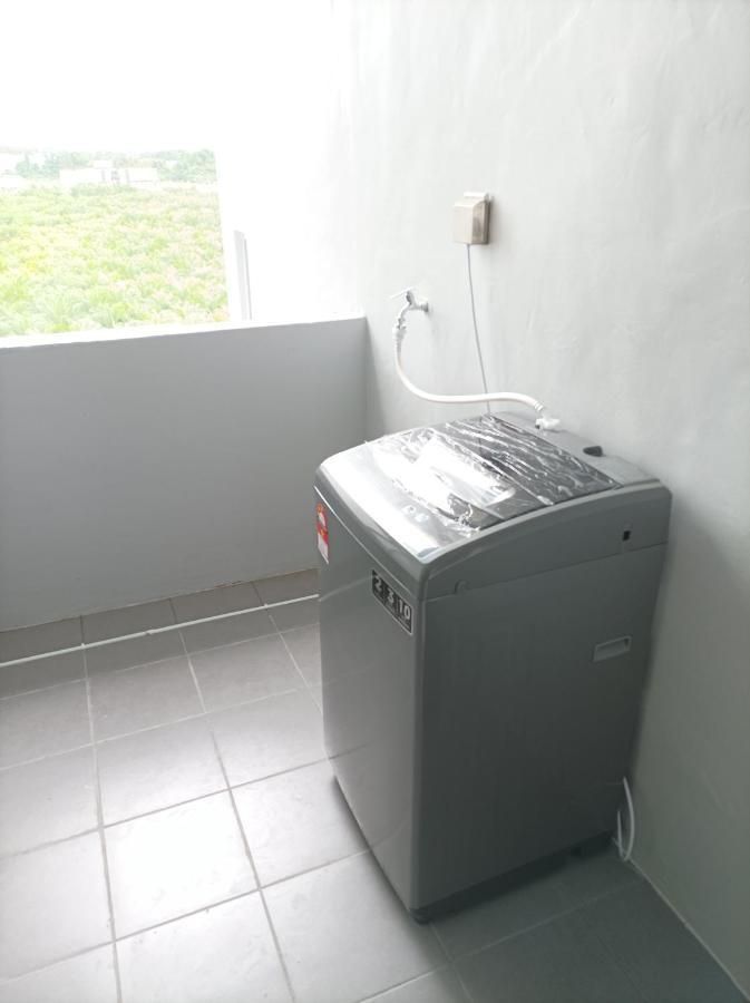 Ike Village Homestay Near With Uitm Kota Samarahan Exterior foto